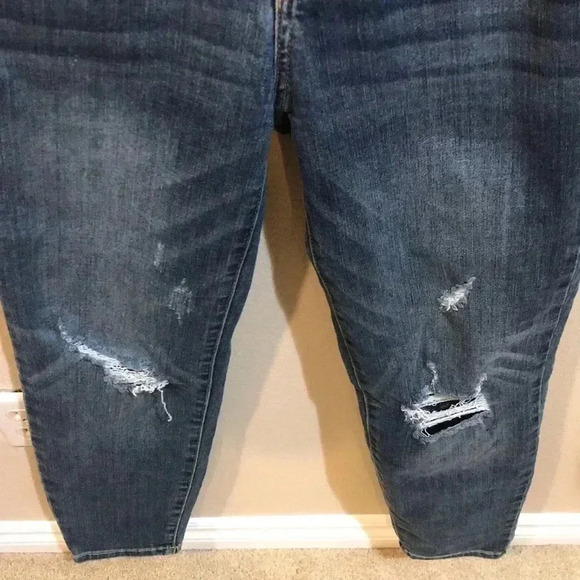 JUDY BLUE Relaxed Fit Distressed Mid Rise Skinny Jean-Size 28 - Picture 5 of 11